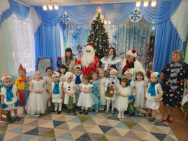 Утренник в группе Карлсон Утренник в группе Карлсон.